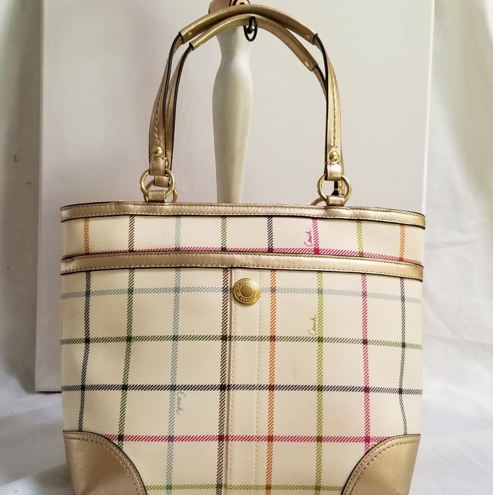 AUTHENTIC COACH HANDBAG
